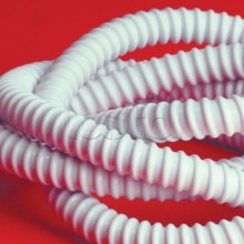 Труба гофрированная армированная ПВХ 20 мм DKC 57020 (30 м)