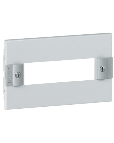 Панель лицевая Legrand 020304 в Чебоксарах Аксессуары для стоек и шкафов Pintop.ru