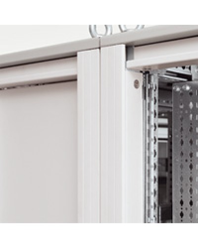 Облицовка Legrand 020563 в Чебоксарах Аксессуары для стоек и шкафов Pintop.ru