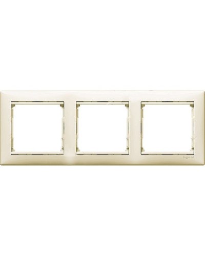 Рамка Valena 3 поста LEGRAND 774353 в Чебоксарах Аксессуары для кабель-канала Pintop.ru